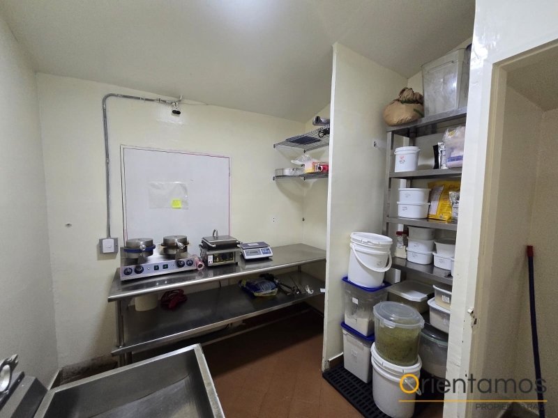 Casa-local disponible para el arriendo en Medellín el codigo es 21263 foto numero 11