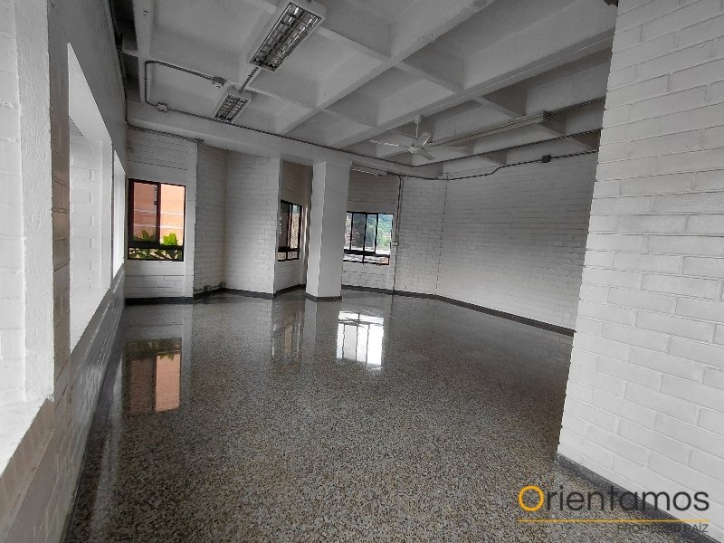 Oficina disponible para el arriendo en Medellín el codigo es 21305 foto numero 4