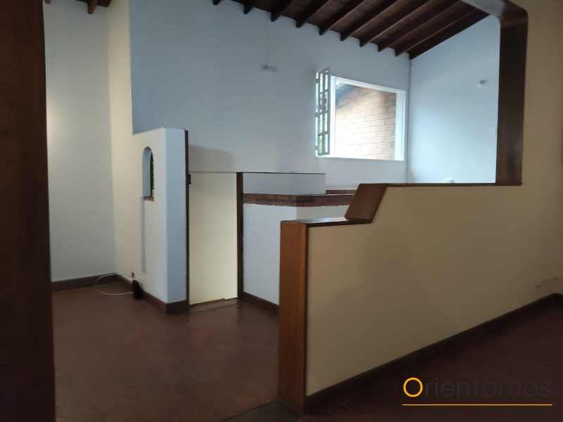 Casa-local disponible para el arriendo en Medellín el codigo es 20673 foto numero 6