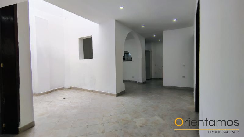 Apartamento disponible para el arriendo en Medellín el codigo es 21001 foto numero 2