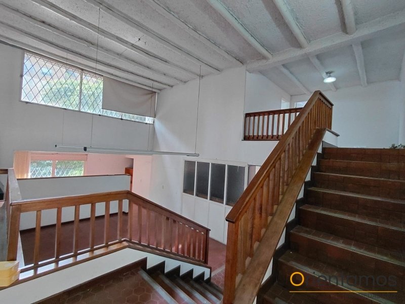 Casa-local disponible para el arriendo en Medellín el codigo es 21620 foto numero 4