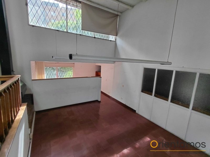 Casa-local disponible para el arriendo en Medellín el codigo es 21620 foto numero 11