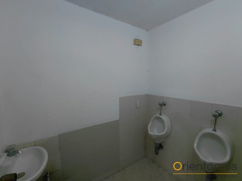 Casa-local disponible para el arriendo en Medellín el codigo es 21620 foto numero 13