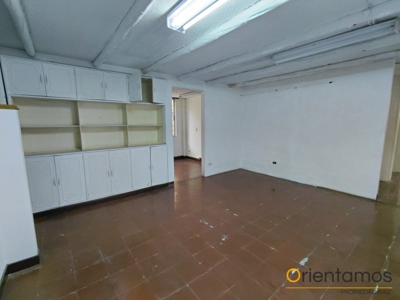 Casa-local disponible para el arriendo en Medellín el codigo es 21620 foto numero 17