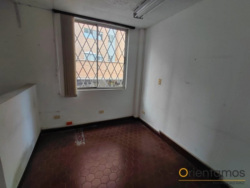 Casa-local disponible para el arriendo en Medellín el codigo es 21620 foto numero 18