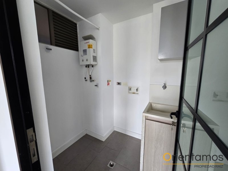 Apartamento disponible para el arriendo en Medellín el codigo es 21231 foto numero 5