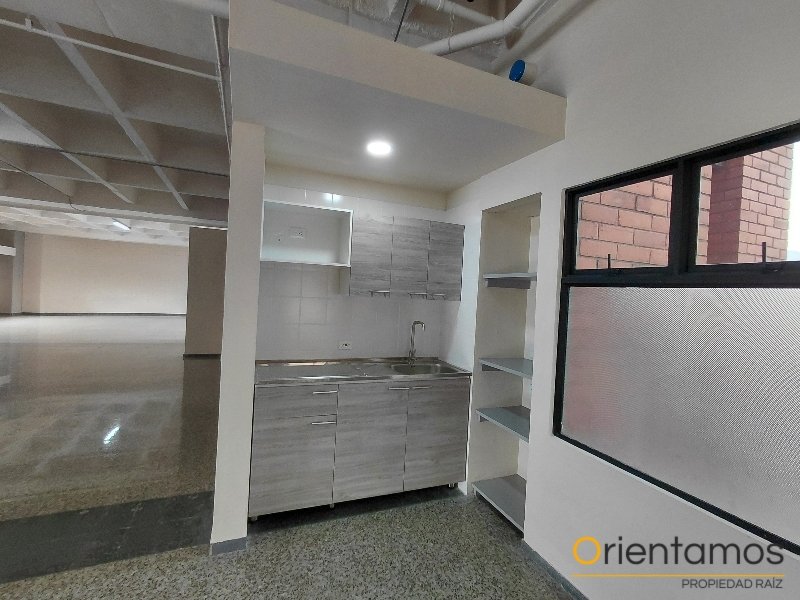Oficina disponible para el arriendo en Medellín el codigo es 21303 foto numero 5