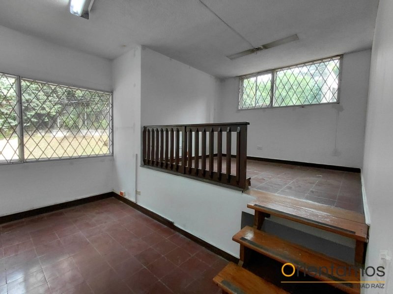 Casa-local disponible para el arriendo en Medellín el codigo es 21620 foto numero 22