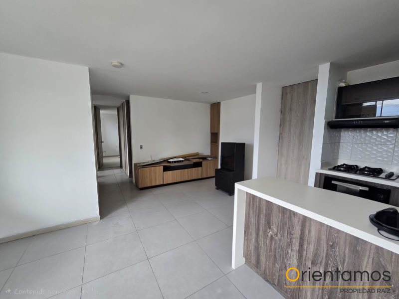 Apartamento disponible para el arriendo en Medellín el codigo es 21002 foto numero 3