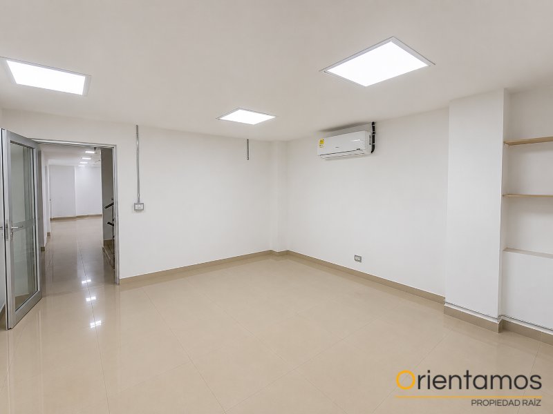 Oficina disponible para el arriendo en Medellín el codigo es 21320 foto numero 3