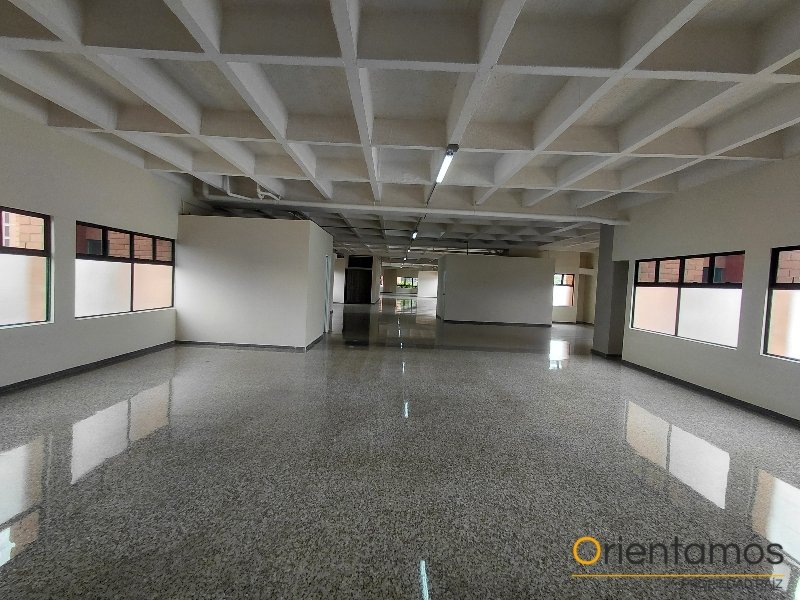 Oficina disponible para el arriendo en Medellín el codigo es 21303 foto numero 2