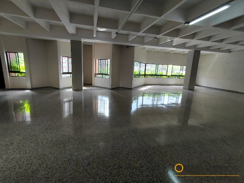 Oficina disponible para el arriendo en Medellín el codigo es 21303 foto numero 4