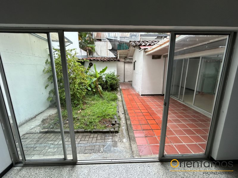 Casa-local disponible para el arriendo en Medellín el codigo es 19007 foto numero 7