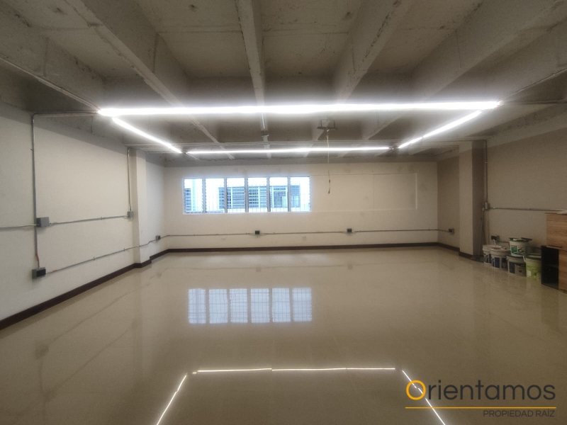 Oficina disponible para el arriendo en Medellín el codigo es 21065 foto numero 2