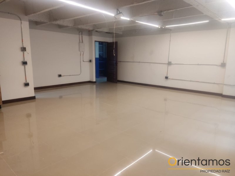 Oficina disponible para el arriendo en Medellín el codigo es 21065 foto numero 3