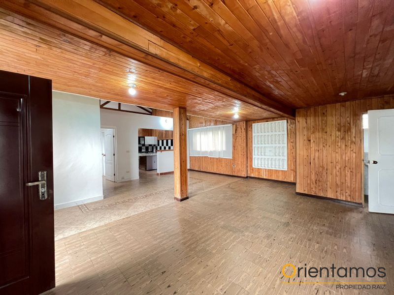 Casa disponible para el arriendo en Medellín el codigo es 20930 foto numero 3