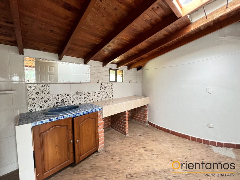Casa disponible para el arriendo en Medellín el codigo es 20930 foto numero 6