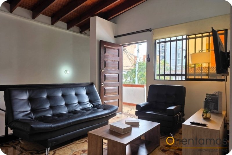Casa para el arriendo en Medellín - Laureles el codigo es 21120 foto numero 3