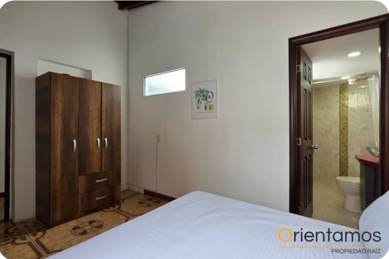 Casa para el arriendo en Medellín - Laureles el codigo es 21120 foto numero 13