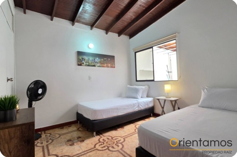 Casa para el arriendo en Medellín - Laureles el codigo es 21120 foto numero 16
