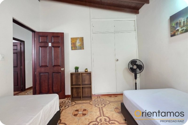 Casa para el arriendo en Medellín - Laureles el codigo es 21120 foto numero 17