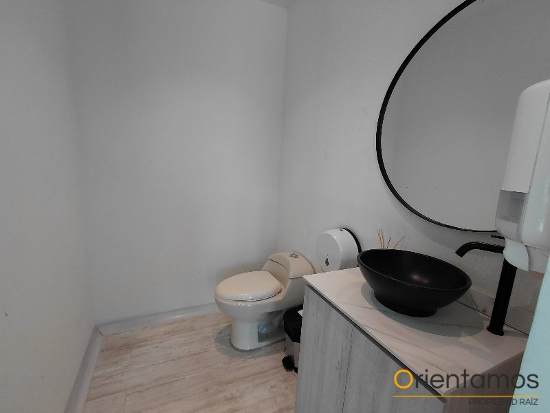 Oficina-Local disponible para el arriendo en Medellín el codigo es 21363 foto numero 15