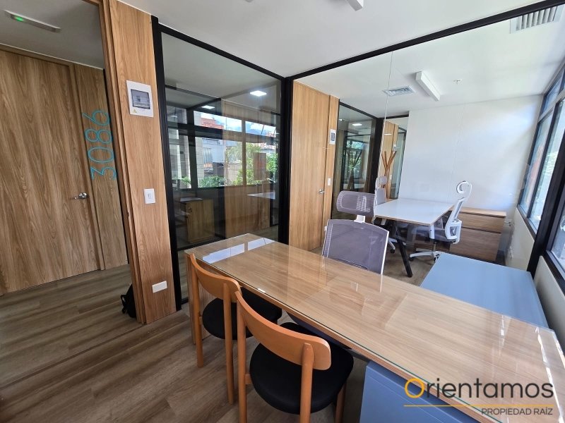Oficina disponible para el arriendo en Medellín el codigo es 21157 foto numero 2