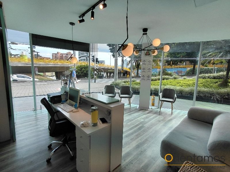 Oficina-Local disponible para el arriendo en Medellín el codigo es 21363 foto numero 4