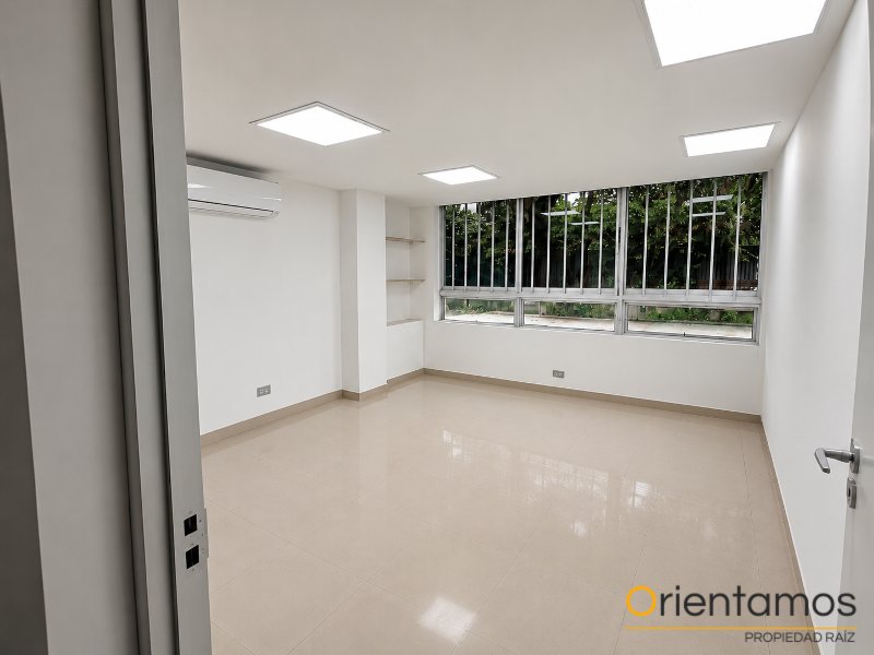 Oficina disponible para el arriendo en Medellín el codigo es 21320 foto numero 2
