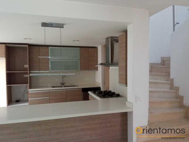 Casa disponible para el arriendo en Medellín el codigo es 20944 foto numero 3
