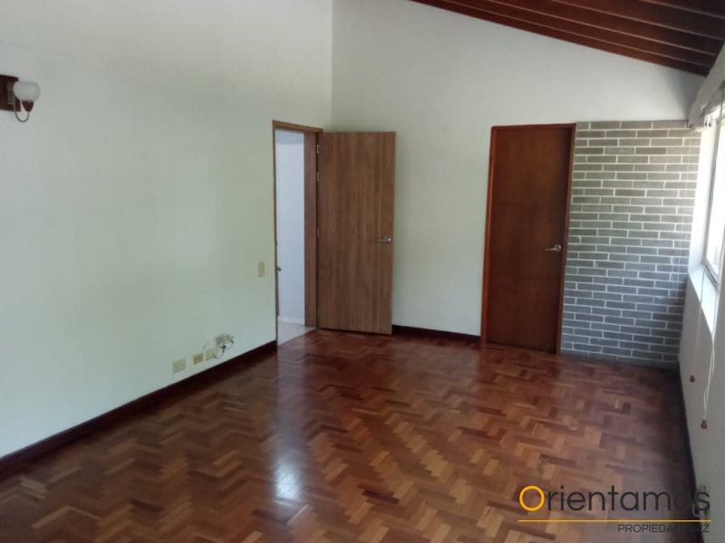 Casa disponible para el arriendo en Medellín el codigo es 20944 foto numero 14