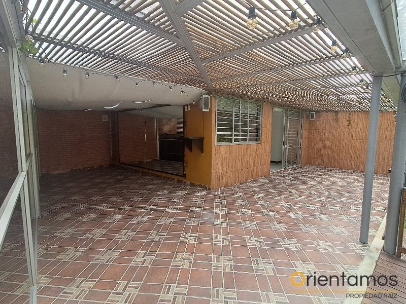 Casa disponible para el arriendo en Medellín el codigo es 21533 foto numero 21