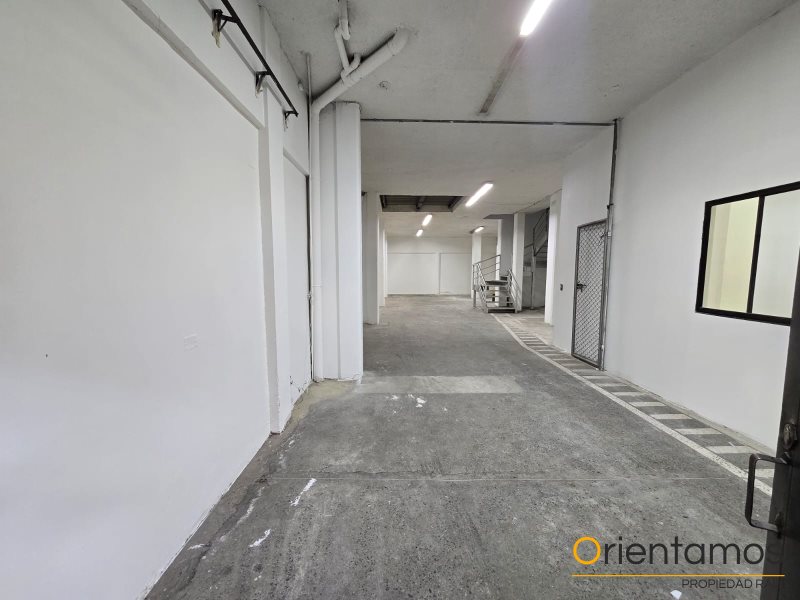 Bodega disponible para el arriendo en Medellín el codigo es 21024 foto numero 3