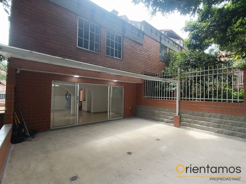 Casa disponible para el arriendo en Medellín el codigo es 21159 foto numero 4