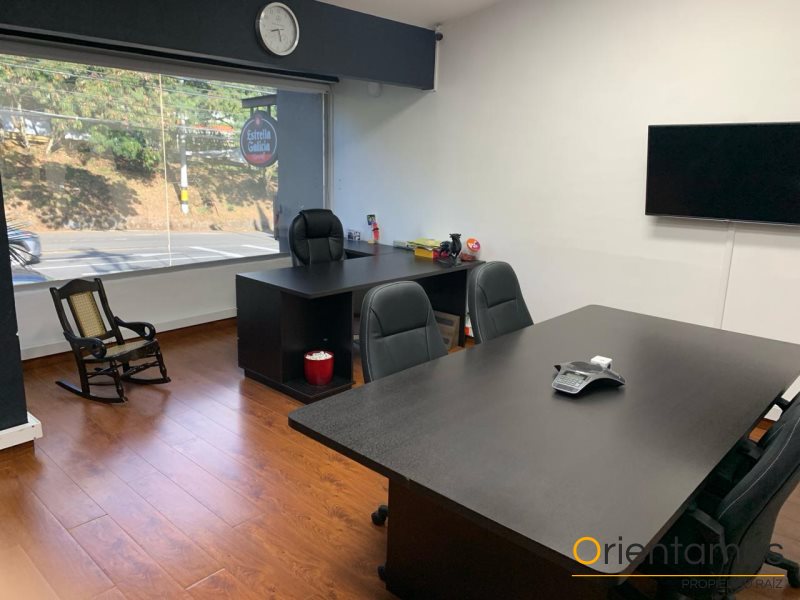 Casa-local disponible para el arriendo en Medellín el codigo es 18975 foto numero 3