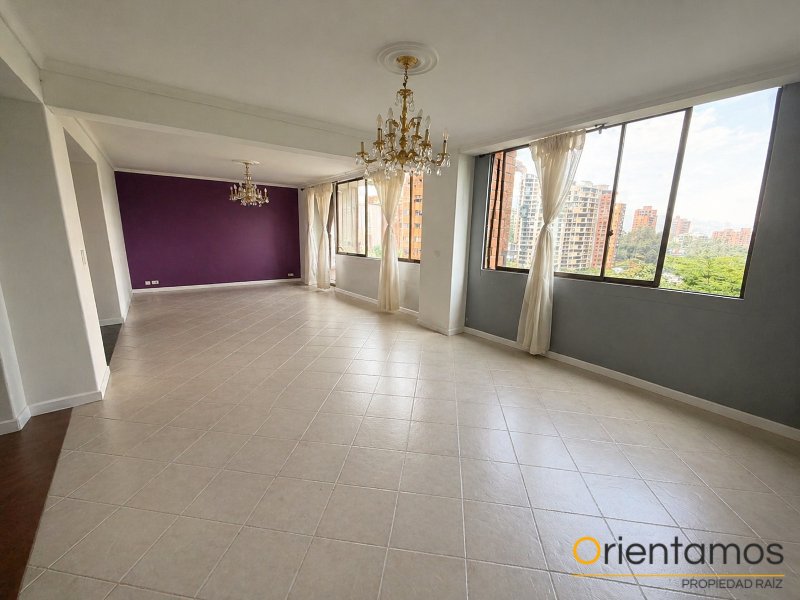 Apartamento disponible para el arriendo en Medellín el codigo es 21135 foto numero 3