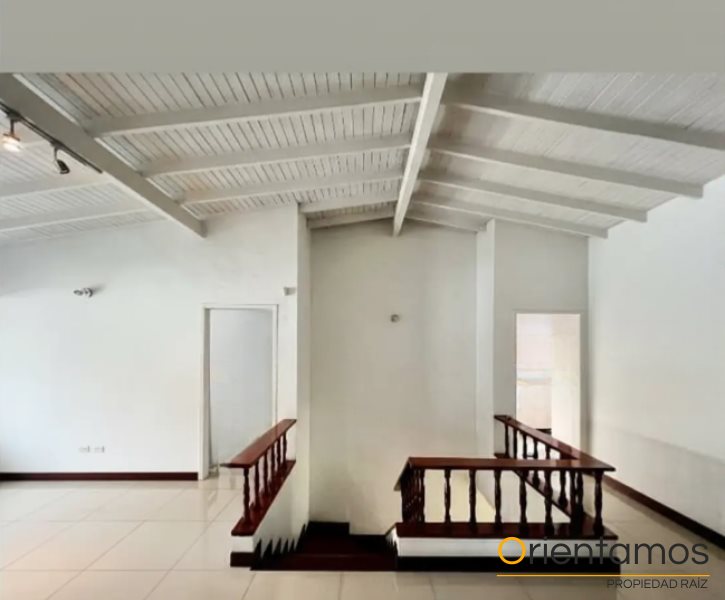 Casa-local disponible para el arriendo en Medellín el codigo es 20955 foto numero 6