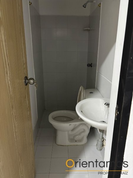 Casa-local disponible para el arriendo en Medellín el codigo es 21430 foto numero 9