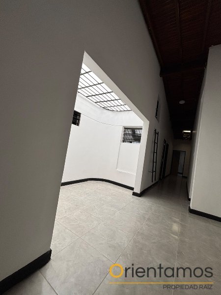Casa-local disponible para el arriendo en Medellín el codigo es 21430 foto numero 6