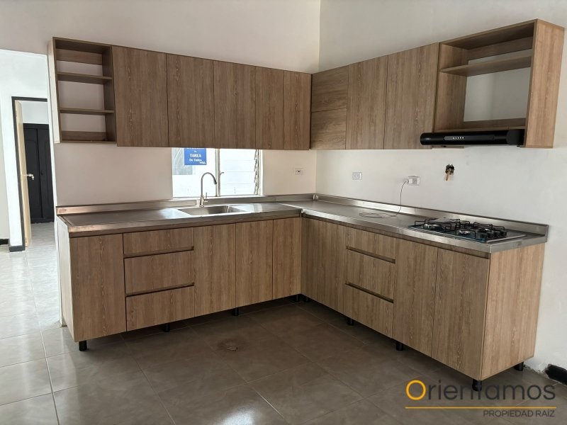 Casa-local disponible para el arriendo en Medellín el codigo es 21430 foto numero 4