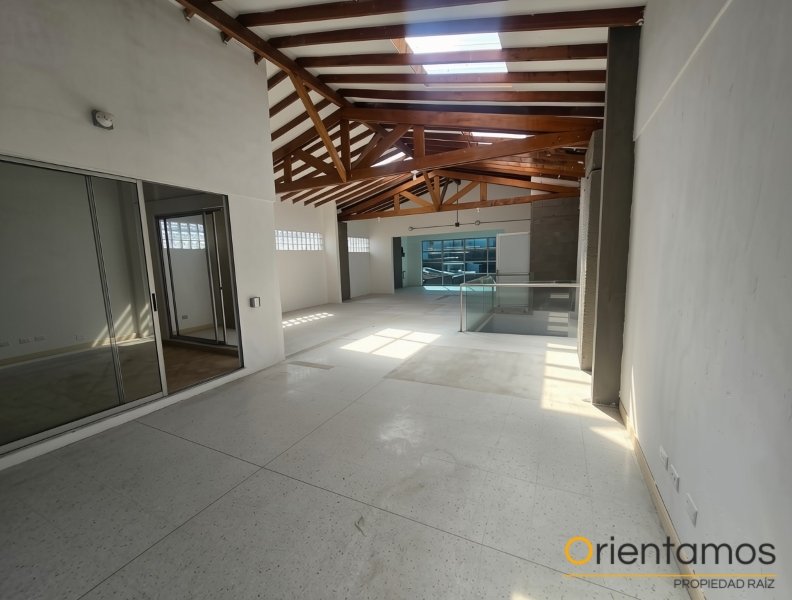 Local disponible para el arriendo en Envigado el codigo es 21539 foto numero 2