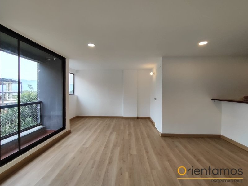 Apartamento disponible para el arriendo en Medellín el codigo es 21443 foto numero 3