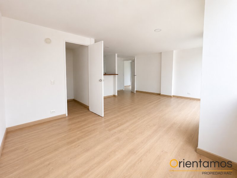 Apartamento disponible para el arriendo en Medellín el codigo es 21443 foto numero 4
