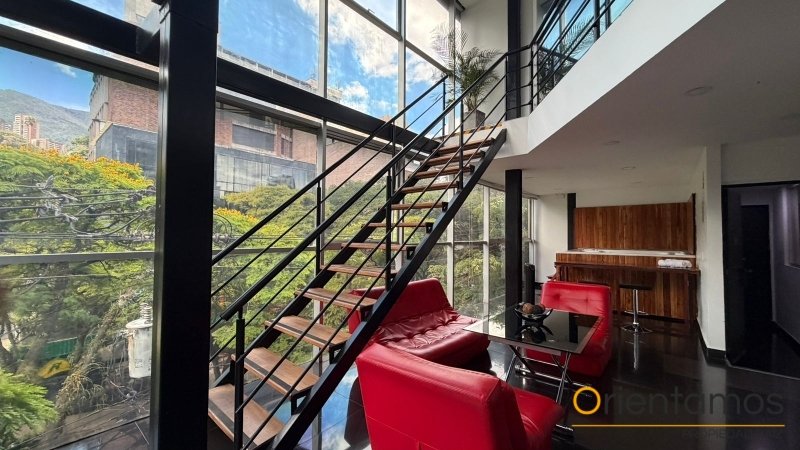 Edificio disponible para venta o arriendo en Medellín el codigo es 21241 foto numero 2