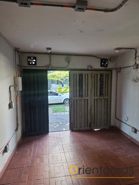 Local disponible para el arriendo en Medellín el codigo es 21590 foto numero 2