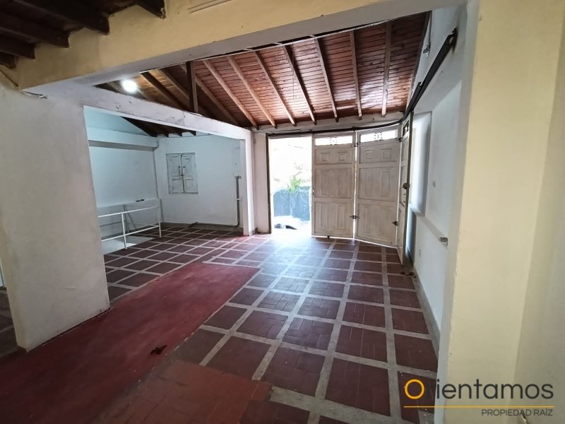 Bodega disponible para el arriendo en Medellín el codigo es 21548 foto numero 2