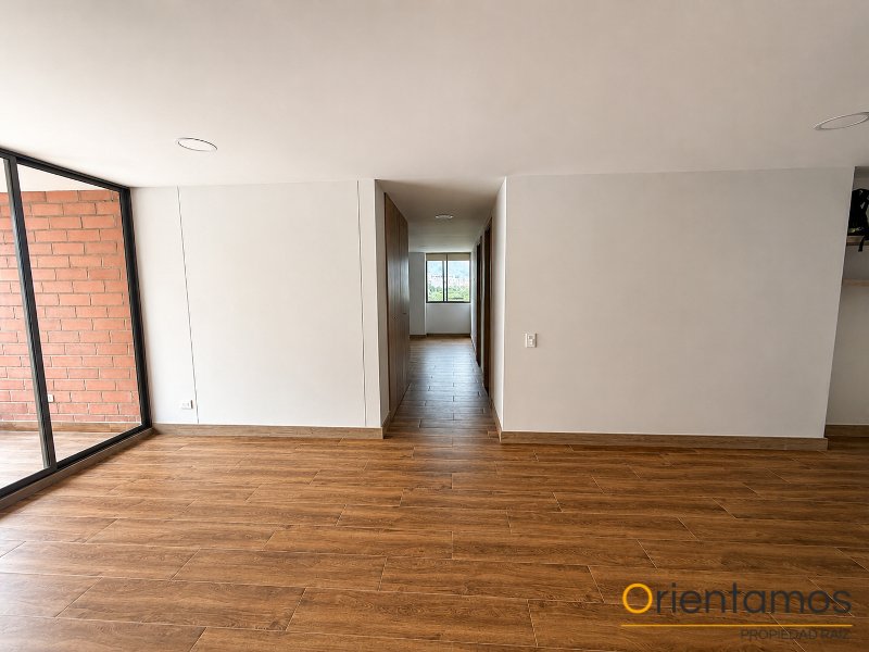 Apartamento disponible para el arriendo en Medellín el codigo es 21528 foto numero 3