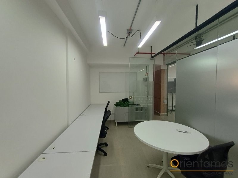 Oficina disponible para el arriendo en Medellín el codigo es 21379 foto numero 2
