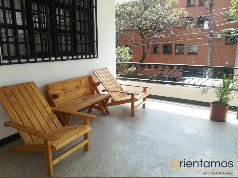 Casa-local disponible para el arriendo en Medellín el codigo es 21639 foto numero 4