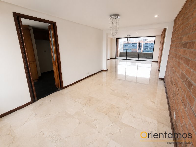 Apartamento disponible para el arriendo en Medellín el codigo es 21348 foto numero 4